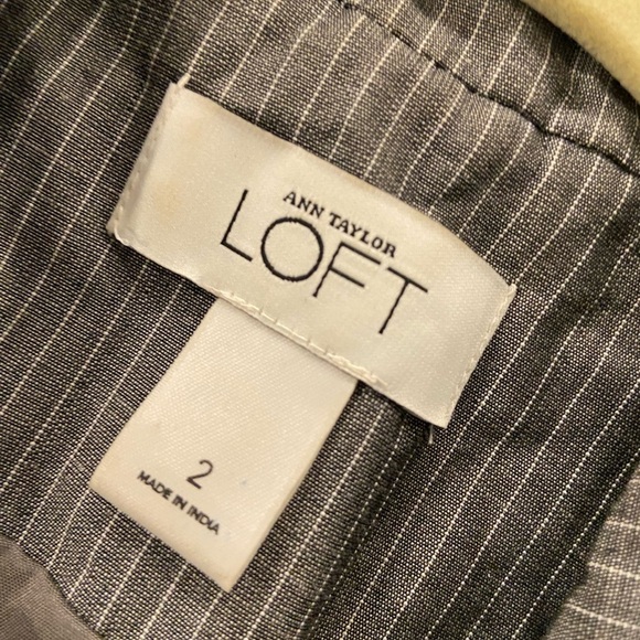 Loft Size 2 Gray Pin Stripe Cropped Button Fronr Blazer Jacket 3/4 Sleeve Pocket - Picture 10 of 11